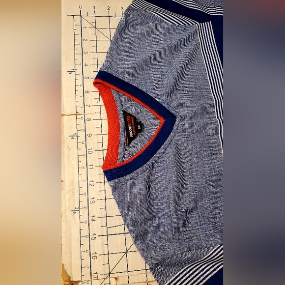 🔥NWOT Vroom Sport Performance Blue White Red Crew Neck T-shirt Men's US Small - Picture 3 of 7